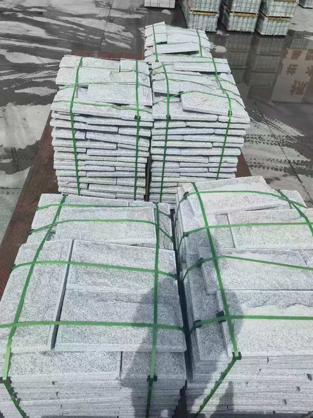 邯郸 芝麻白蘑菇石装车出货