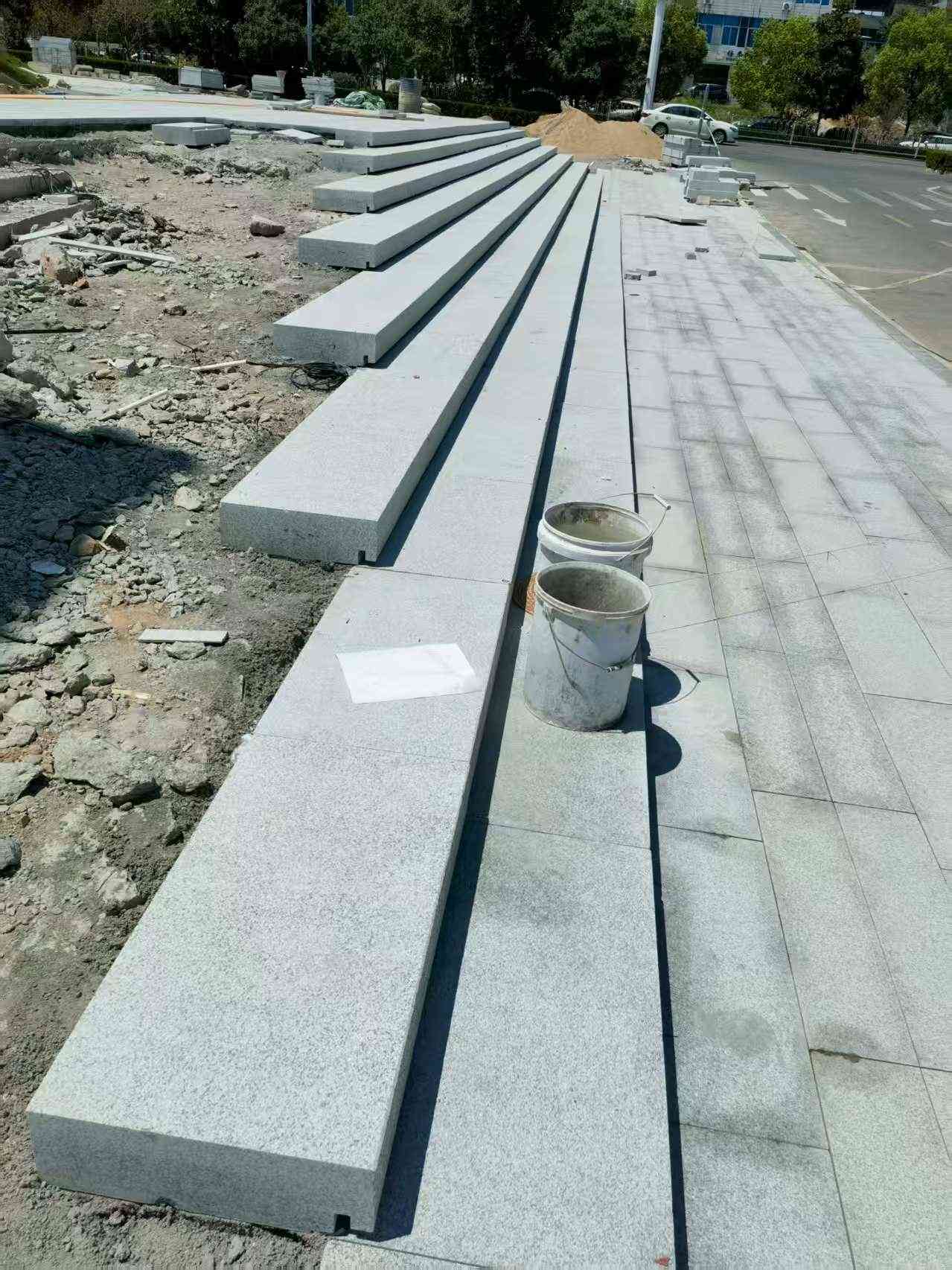 邯郸 芝麻白整石台阶，施工现场